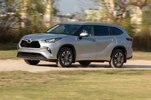 2021_toyota_highlander_4dr-suv_xle_fq_oem_4_815.jpg