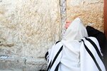 480-Kotel-prayer.jpg